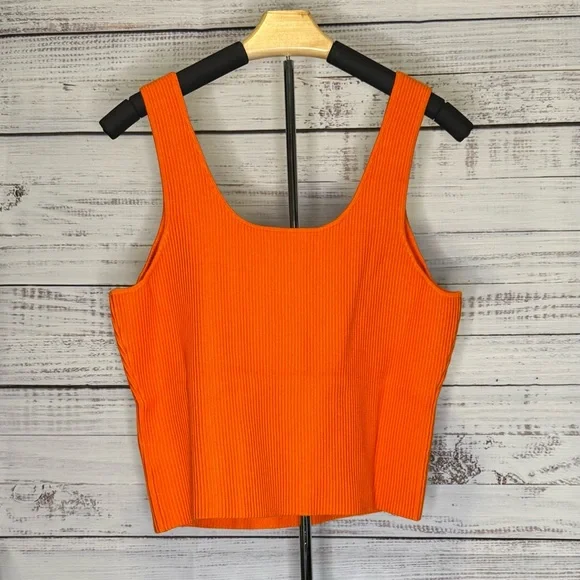 Vibrant Orange Sleeveless Crop Top - Picture 2 of 4